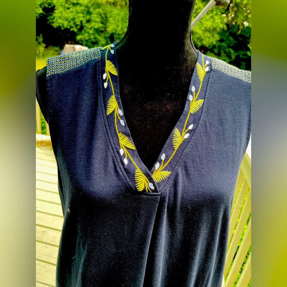 J.Jill embroidered navy blue sleeveless dress. Size XLT. Cotton knit. NWT